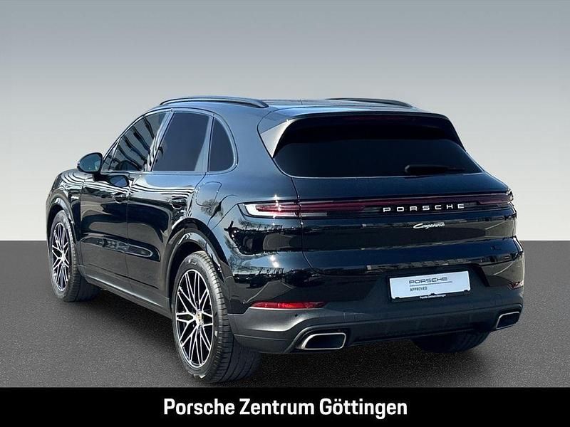 Gebraucht Porsche Cayenne 470 PS (345 kW) 2024 Schwarz SUV