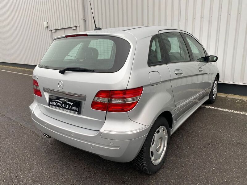 Gebraucht Mercedes B150 95 PS (69 kW) 2008 Silber Van / Kleinbus