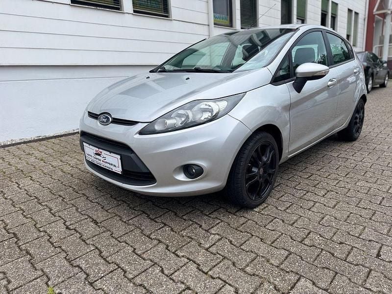 Silber Gebraucht 2010 Ford Fiesta Trend Kleinwagen | 2.300 € (Guter Preis) - Bild 1/4