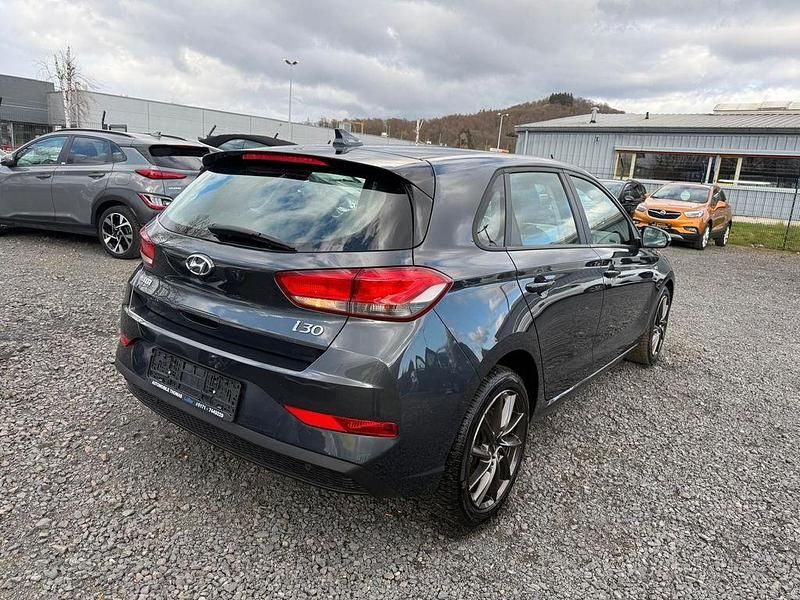 Gebraucht Hyundai i30 159 PS (116 kW) 2020 Grau Limousine