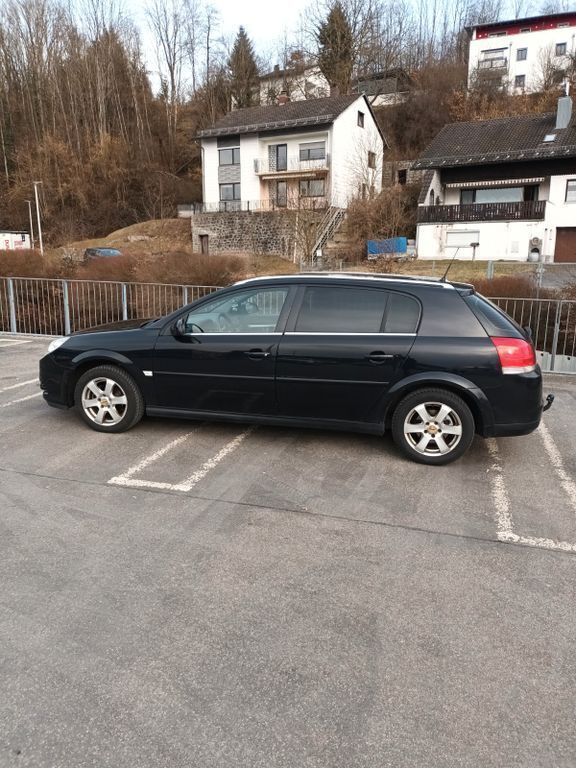 Gebraucht Opel Signum 150 PS (110 kW) 2006 Schwarz Kleinwagen