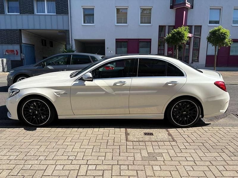Weiß Gebraucht 2017 Mercedes C63 AMG AMG Limousine | 45.000 € (Fairer Preis) - Bild 1/4