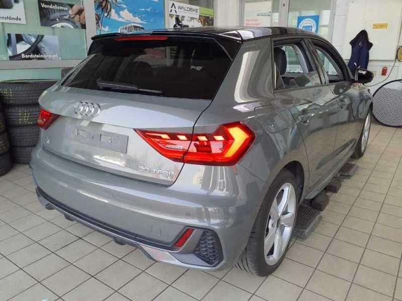 Gebraucht Audi A1 110 PS (80 kW) 2022 Chronosgrau (metallic) SUV