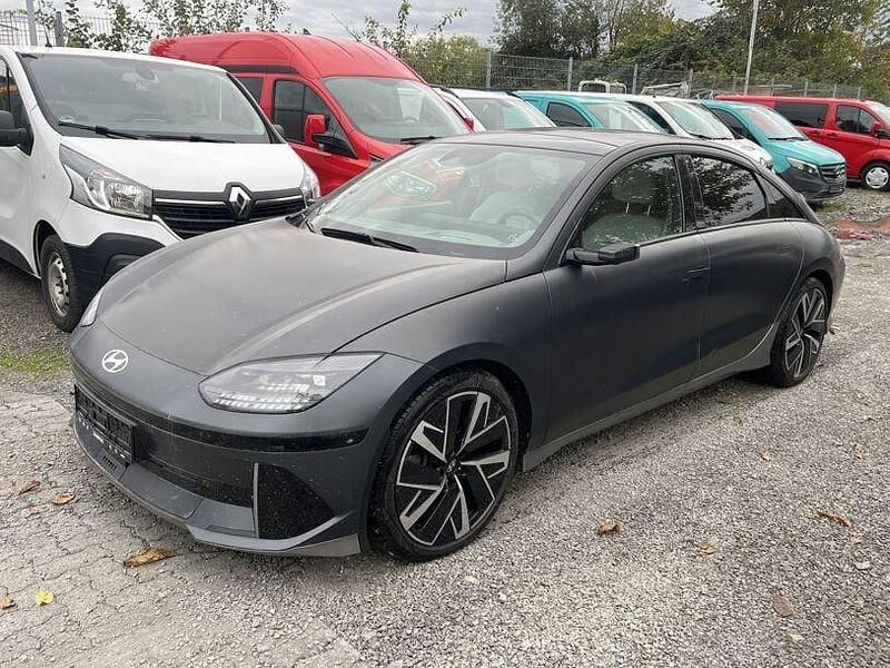 Grau Gebraucht 2023 Hyundai Ioniq 6 Limousine | 32.500 € (Guter Preis) - Bild 1/4