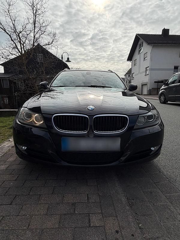 Gebraucht BMW 320 190 PS (139 kW) 2011 Kombi
