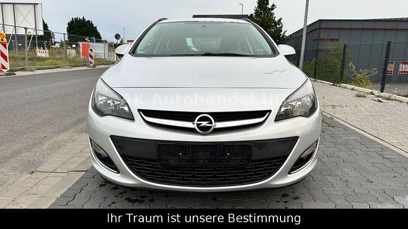 Gebraucht Opel Astra Edition 110 PS (80 kW) 2013 Silber Kombi