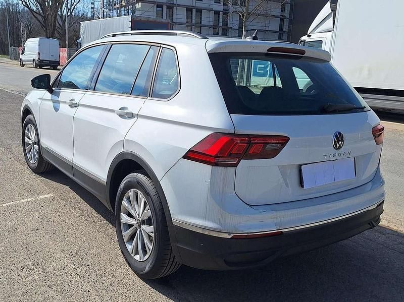 Weiß Gebraucht 2024 VW Tiguan Move SUV | 31.350 € (Superpreis) - Bild 1/4