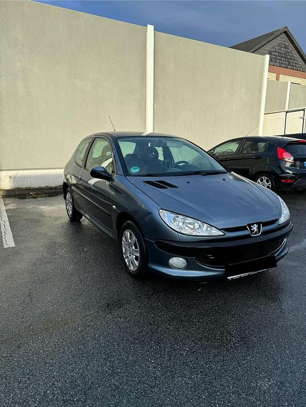 Gebraucht Peugeot 206 75 PS (55 kW) 2006 Grau Kleinwagen