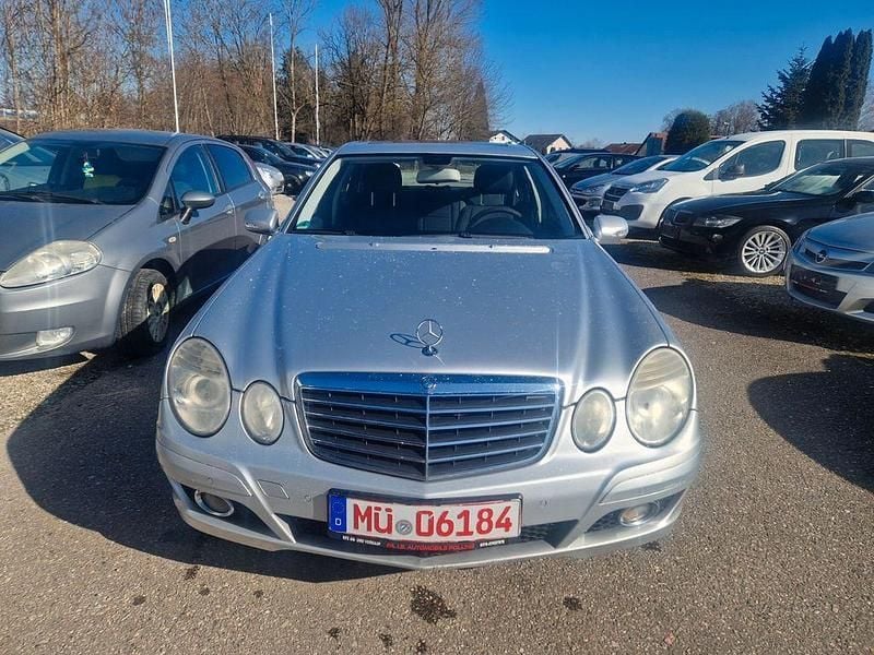 Gebraucht Mercedes E220 Elegance 170 PS (125 kW) 2007 Silber Limousine