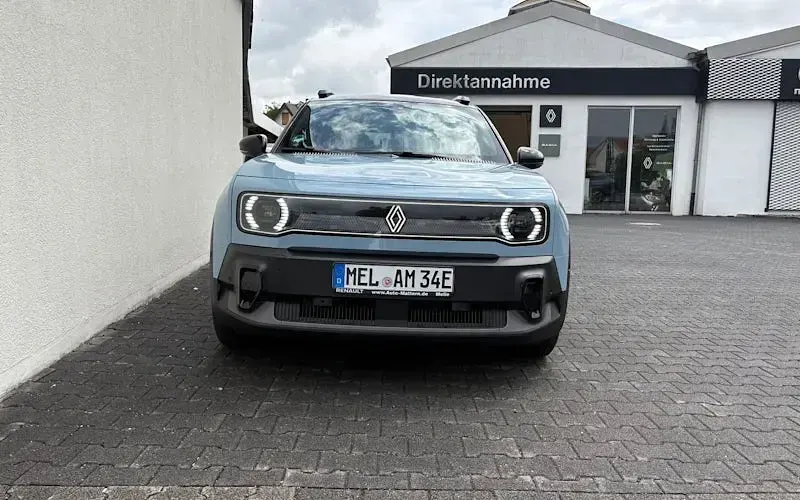 Gebraucht Renault 4 E-Tech Komfort 110 kW (150 PS) 2025 Blau SUV