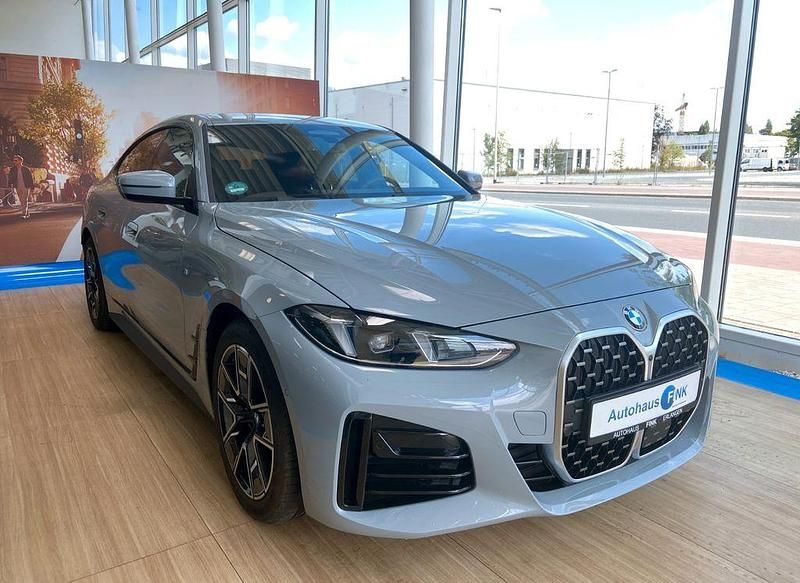 Grau Gebraucht 2025 BMW 420 M Sport Coupé | 47.900 € (Superpreis) - Bild 1/4