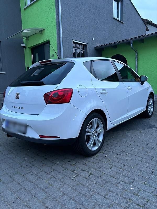 Gebraucht Seat Ibiza 105 PS (77 kW) 2009 Weiß Limousine