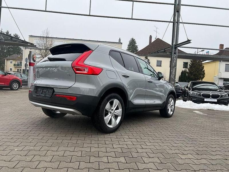Gebraucht Volvo XC40 Core 129 PS (94 kW) 2023 Vapour grey / SUV