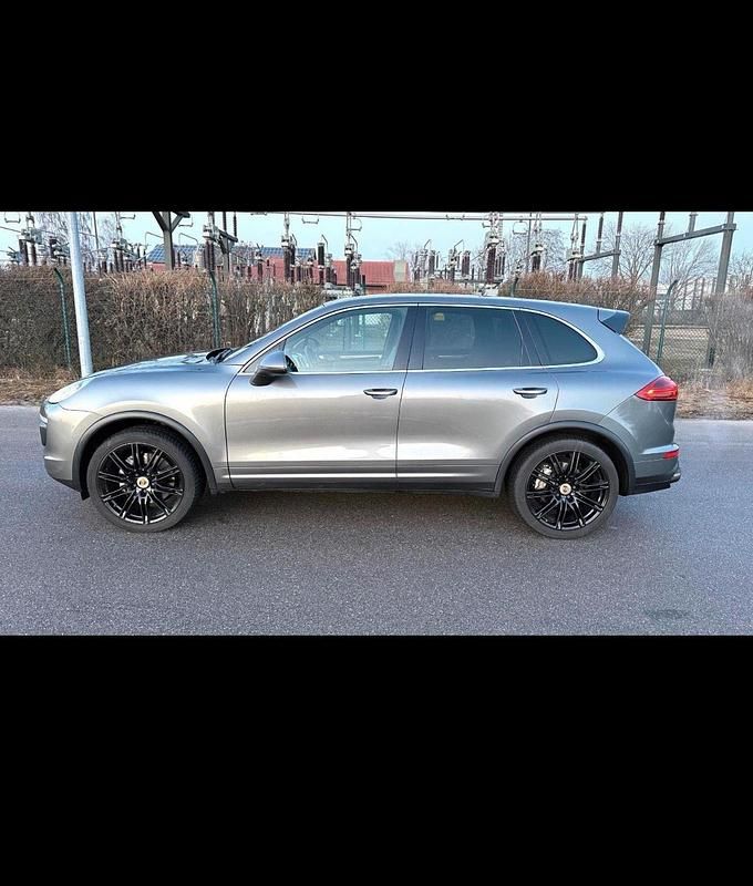 Second-hand Porsche Cayenne 500 CP (367 kW) 2015 Gri SUV