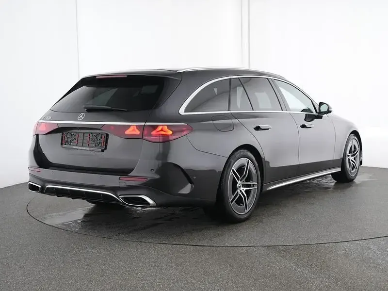 Gebraucht Mercedes E220 Advanced Plus 197 PS (144 kW) 2025 Grau Limousine