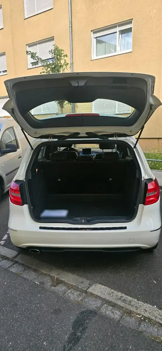 Gebraucht Mercedes B200 156 PS (114 kW) 2012 Weiß Kleinwagen