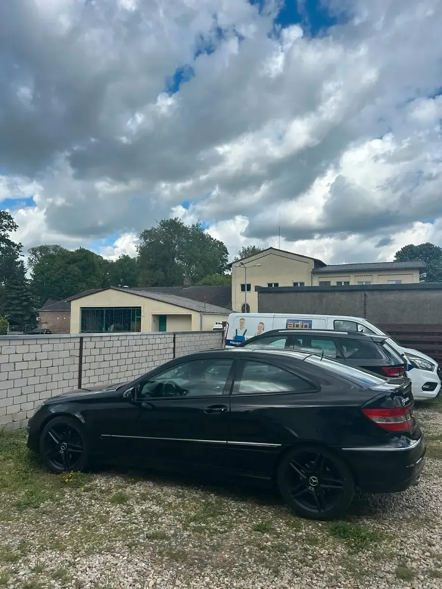 Gebraucht Mercedes C200 184 PS (135 kW) 2009 Schwarz Coupé