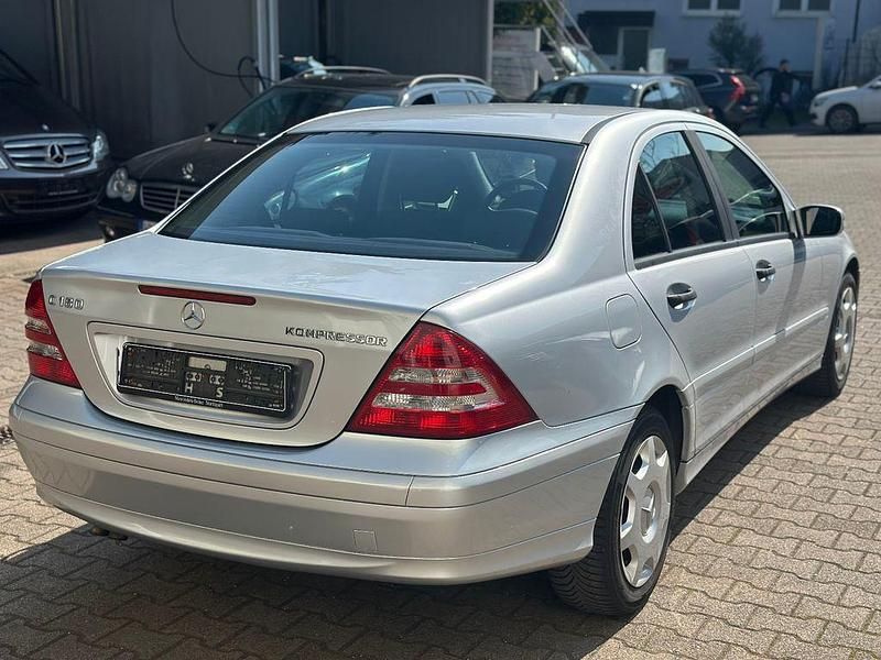 Gebraucht Mercedes C180 143 PS (105 kW) 2006 Silber Limousine