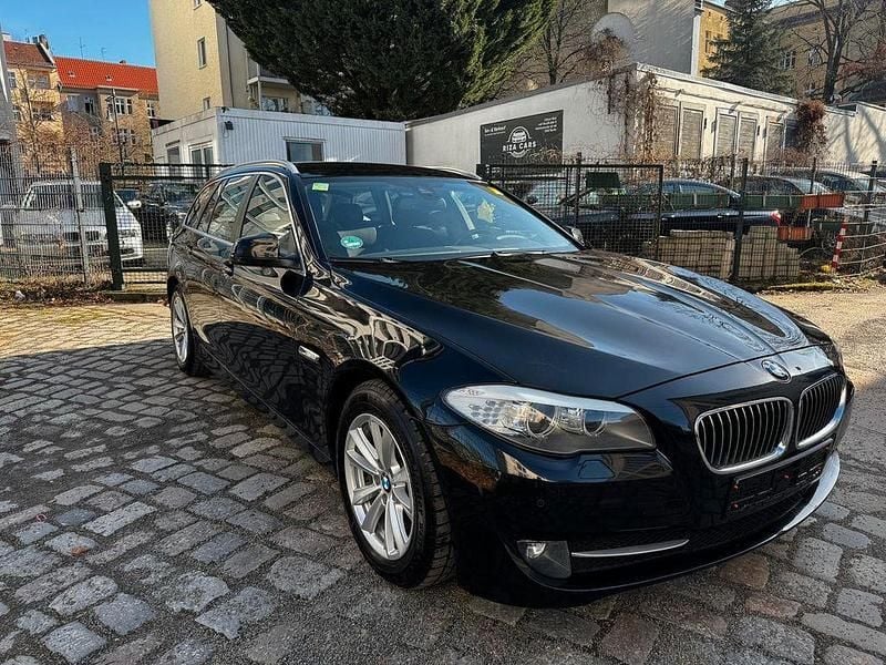 Gebraucht BMW 520 184 PS (135 kW) 2012 Schwarz Kombi