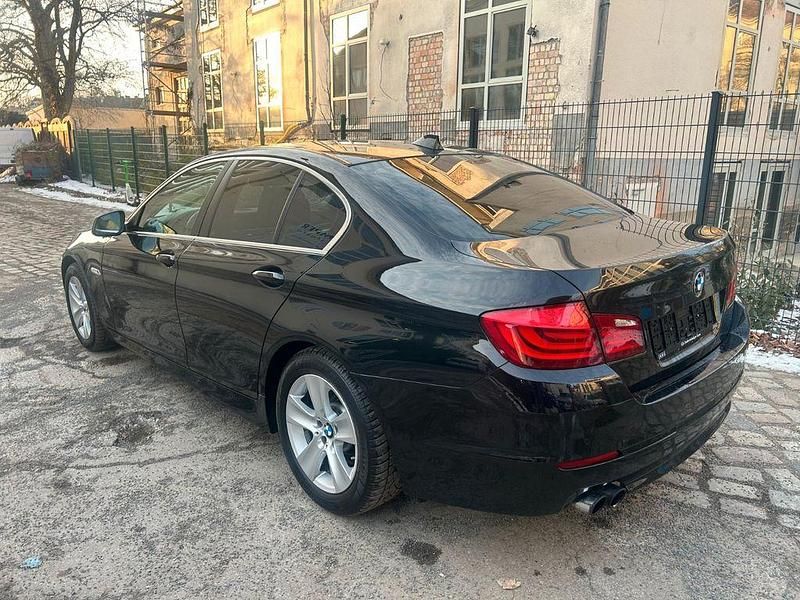 Gebraucht BMW 520 184 PS (135 kW) 2011 Schwarz Limousine