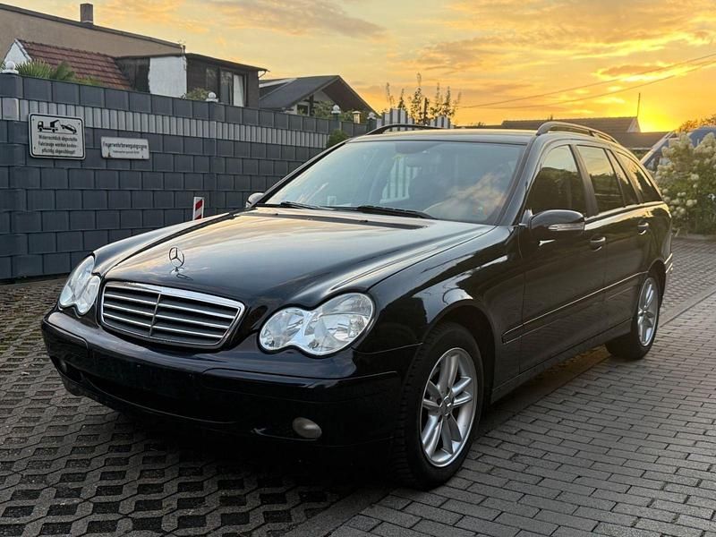 Schwarz Gebraucht 2006 Mercedes C220 Kombi | 2.000 € (Guter Preis) - Bild 1/4