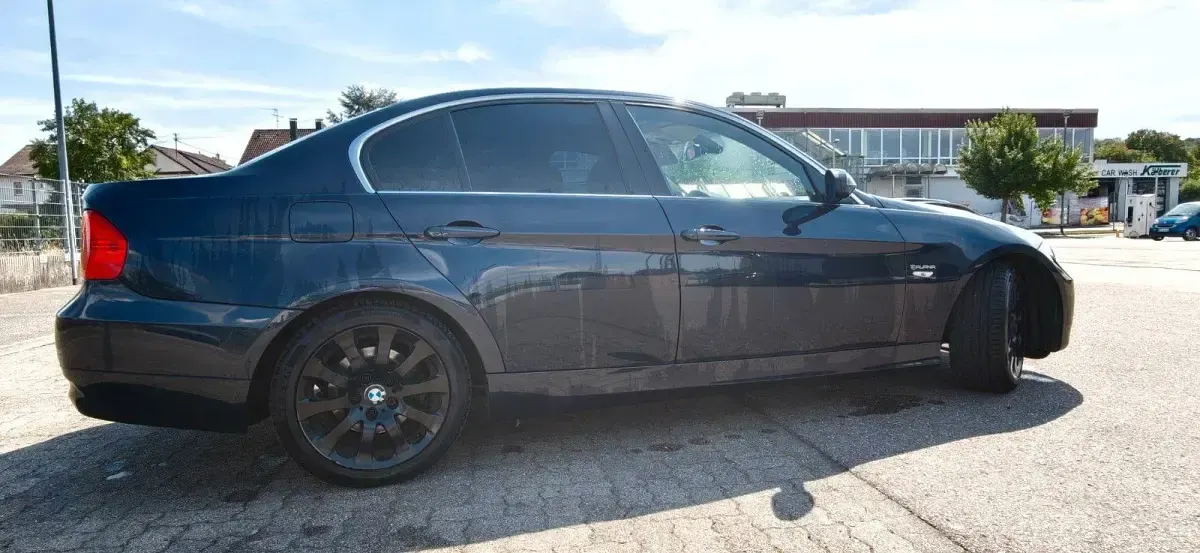 Gebraucht BMW 325 Sport Line 218 PS (160 kW) 2006 Blau Limousine