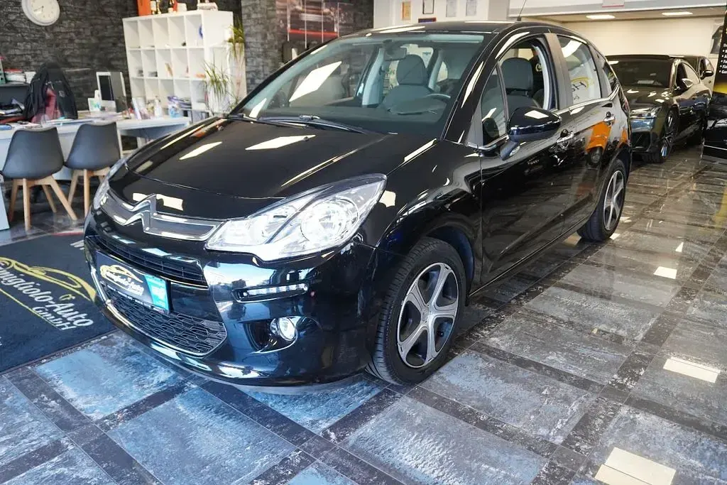 Gebraucht Citroën C3 SELECTION 82 PS (60 kW) 2016 Schwarz Limousine