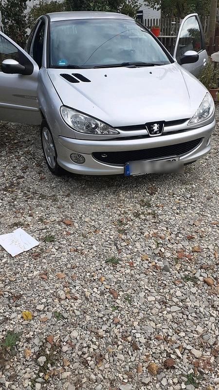 Silber Gebraucht 2005 Peugeot 206 Quiksilver Kleinwagen | 875 € (Fairer Preis) - Bild 1/4