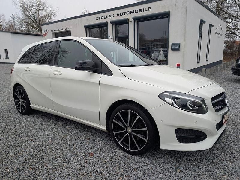 Gebraucht Mercedes B200 156 PS (114 kW) 2016 Weiß Van / Kleinbus