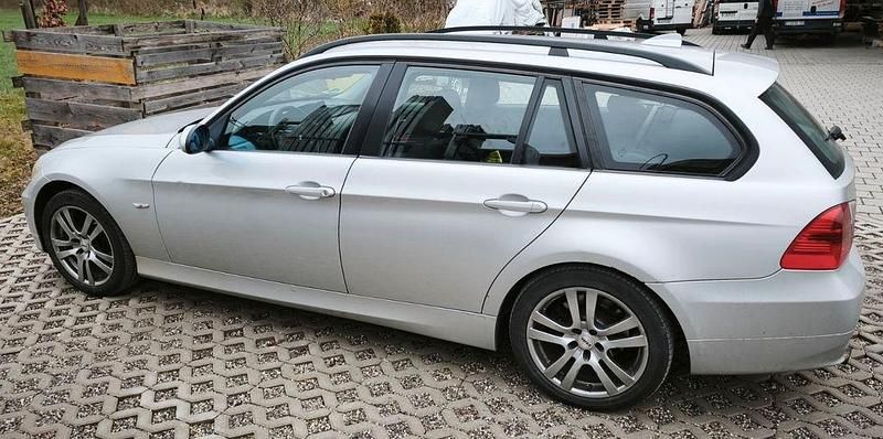 Gebraucht BMW 320 163 PS (119 kW) 2007 Silber Kombi