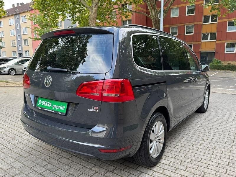 Gebraucht VW Sharan Comfortline 150 PS (110 kW) 2011 Grau Van / Kleinbus