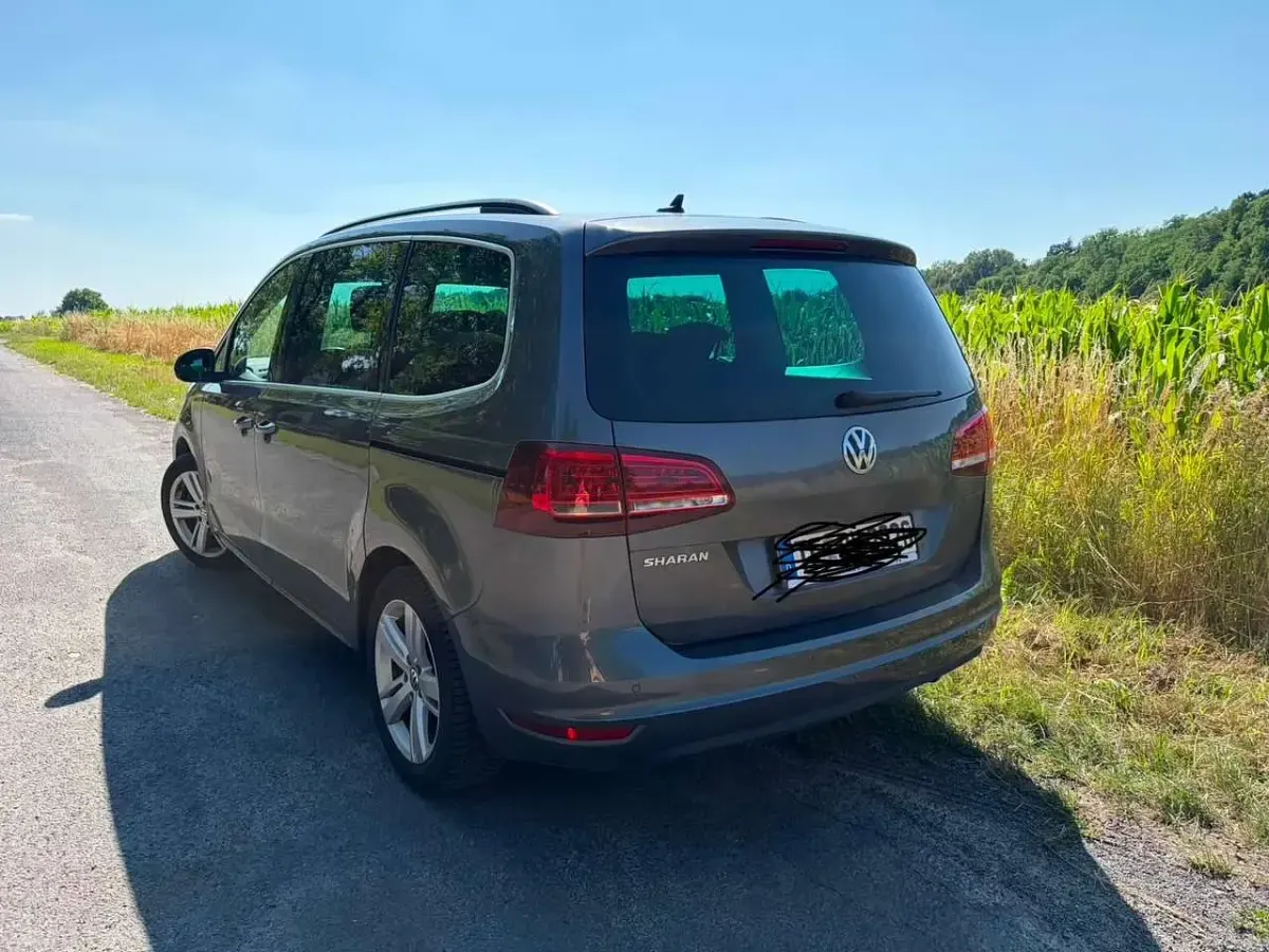 Gebraucht VW Sharan Comfortline 150 PS (110 kW) 2021 Grau Van / Kleinbus