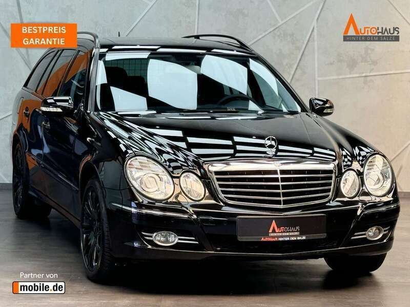 Obsidianschwarz metalliclack Gebraucht 2006 Mercedes E500 Kombi | 15.990 € - Bild 1/4