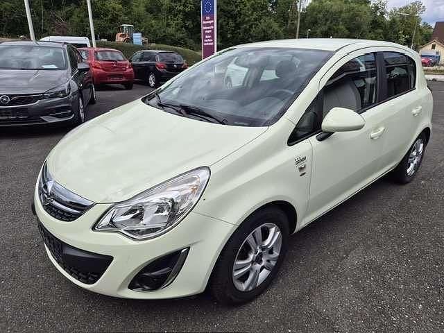 Guacomole weiß Gebraucht 2011 Opel Corsa Satellite Limousine | 4.900 € (Fairer Preis) - Bild 1/4