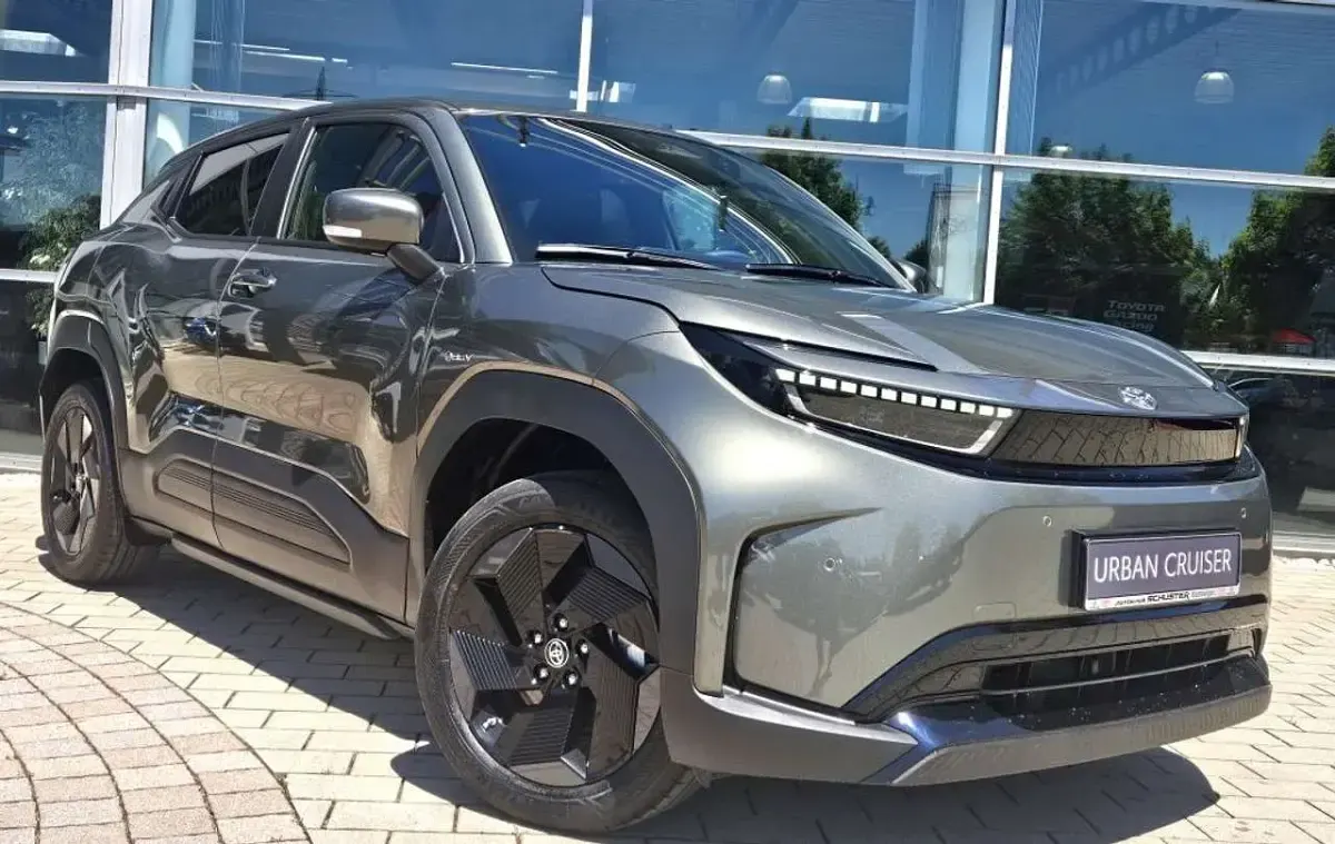 Gebraucht Toyota Urban Cruiser 127 kW (174 PS) 2026 Land breeze green SUV
