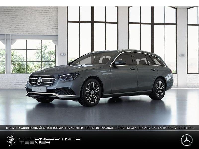 Grau Gebraucht 2021 Mercedes E200 Avantgarde Limousine | 34.990 € (Fairer Preis) - Bild 1/4