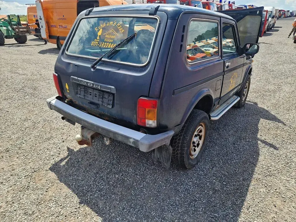 Gebraucht Lada niva 83 PS (61 kW) 2013 Blau SUV