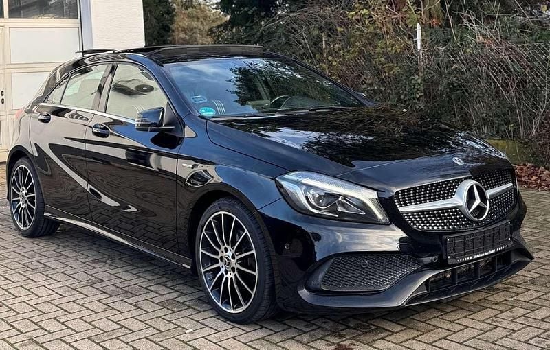 Nachtschwarz unilack Gebraucht 2018 Mercedes A200 AMG line Kleinwagen | 15.999 € (Guter Preis) - Bild 1/4