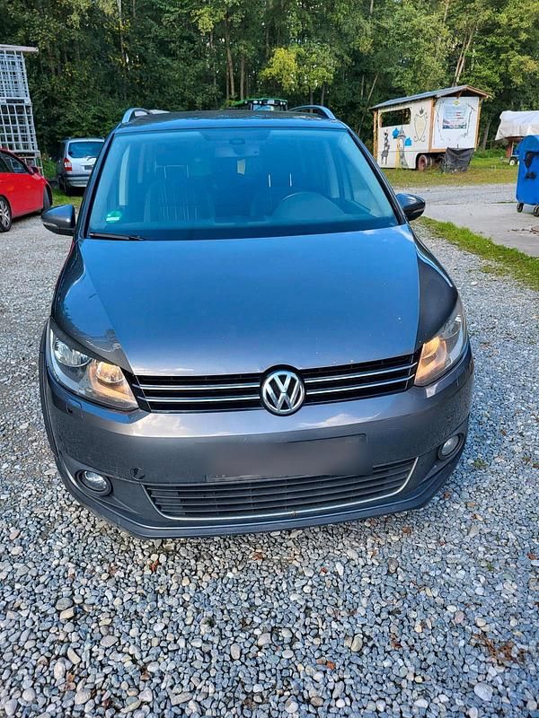 Grau Gebraucht 2011 VW Touran Cross Van / Kleinbus | 4.000 € (Guter Preis) - Bild 1/4