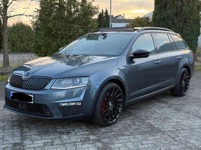 Grau Gebraucht 2015 Skoda Octavia vRS Kombi | 9.800 € (Superpreis) - Bild 1/4