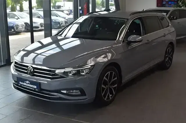 Gebraucht VW Passat 200 PS (147 kW) 2023 Grau Kombi