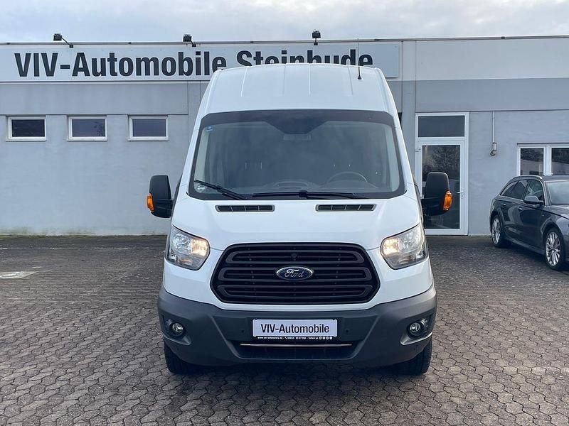 Second-hand Ford Transit 131 CP (96 kW) 2019 Alb Break