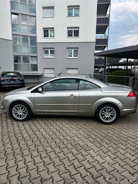 Gebraucht Ford Focus Cabriolet Titanium 145 PS (106 kW) 2007 Grau Cabrio