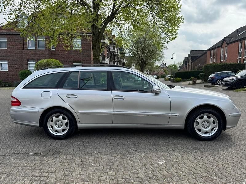 Second-hand Mercedes E200 163 CP (119 kW) 2004 Argintiu Break
