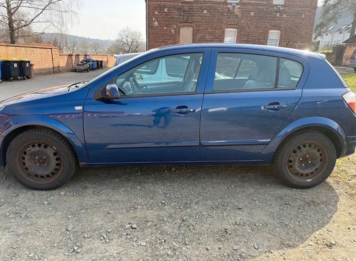 Usata Opel Astra 105 CV (77 kW) 2004 Blu Berlina