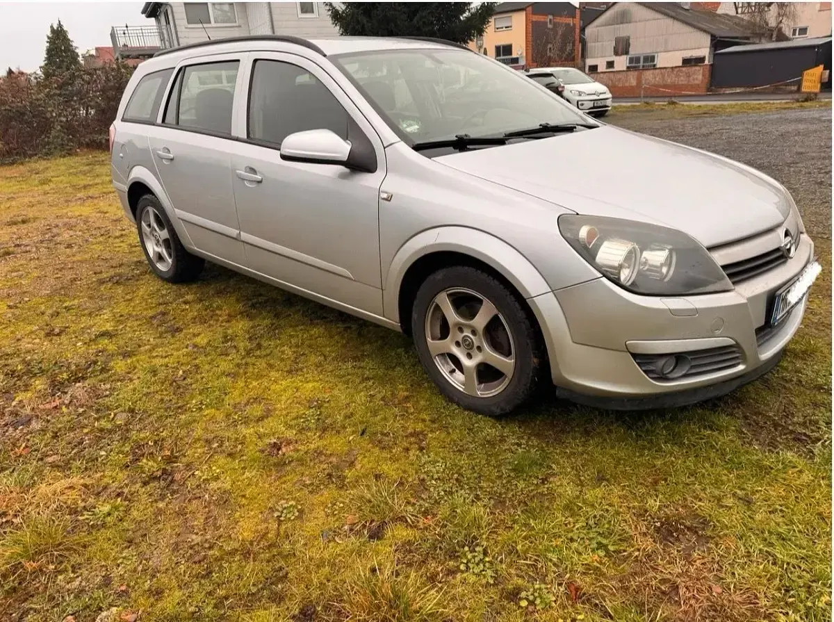 Gebraucht Opel Astra 105 PS (77 kW) 2005 Silber Kombi