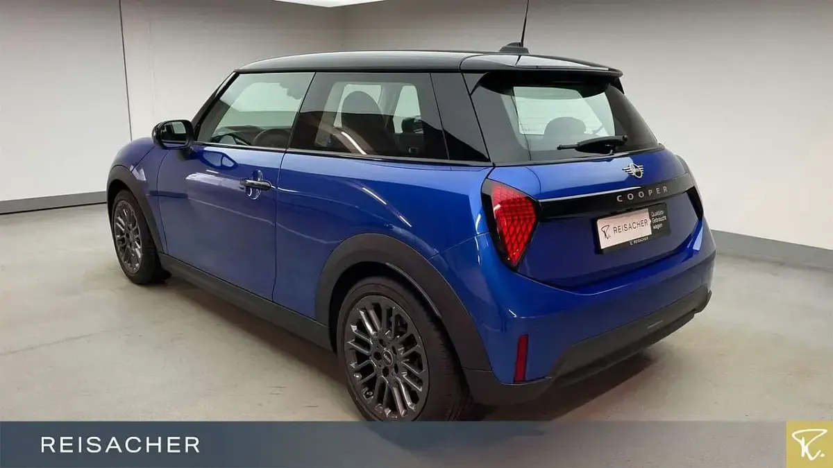 Gebraucht Mini Cooper Classic 114 kW (156 PS) 2025 Blazing blue Kleinwagen