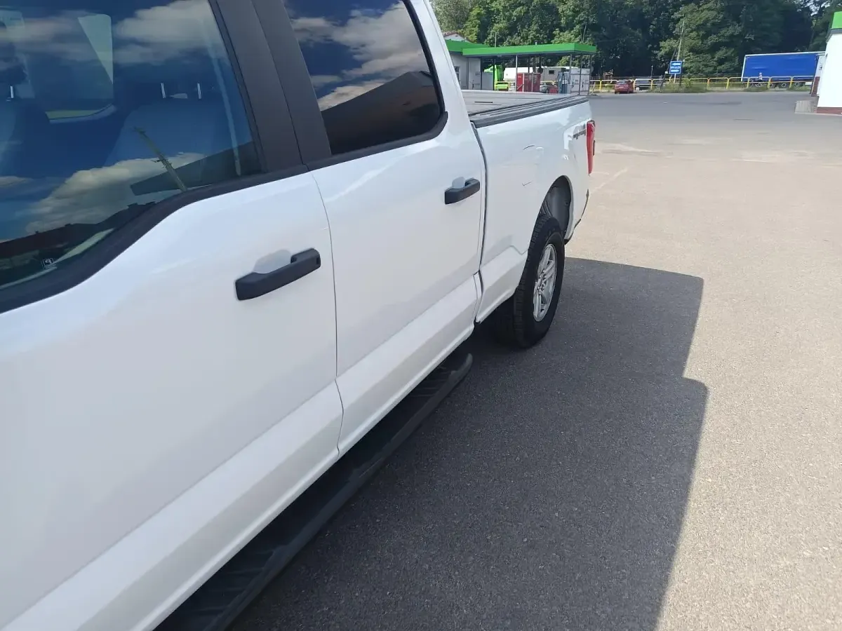 Gebraucht Ford F-150 400 PS (294 kW) 2023 Weiß Pickup