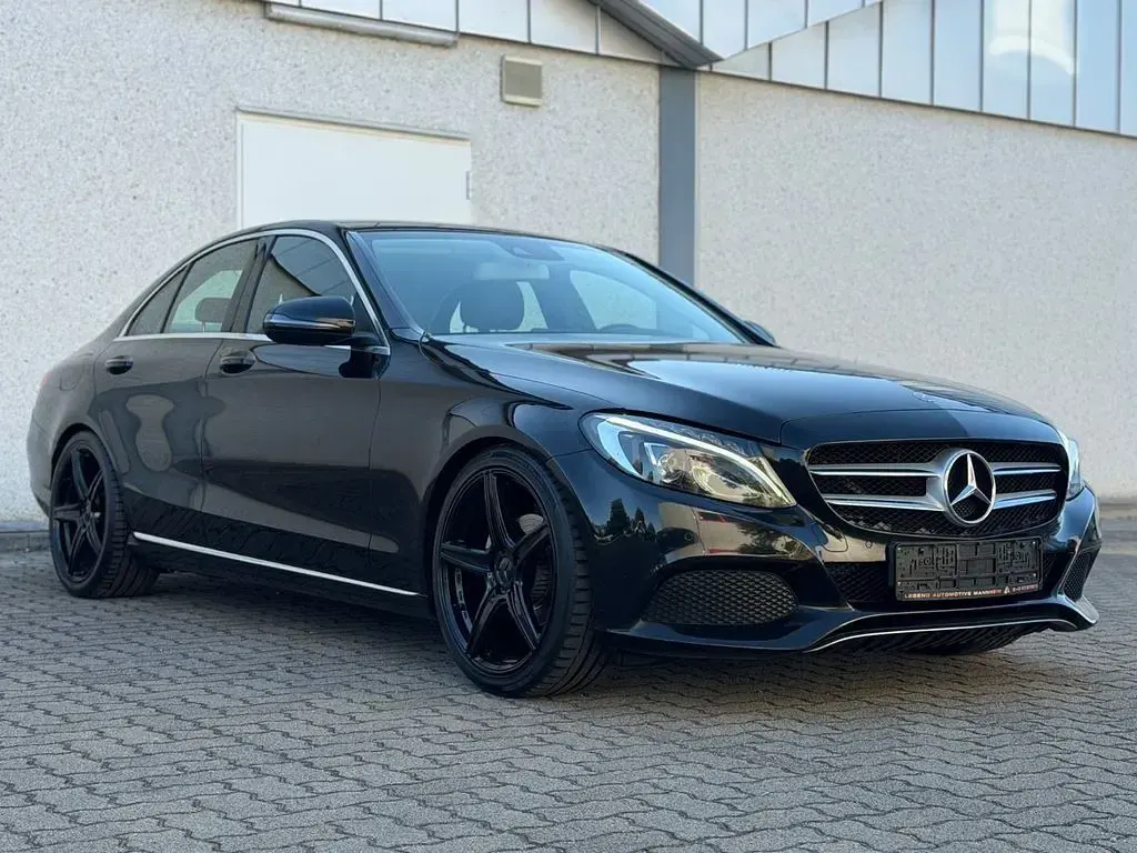 Gebraucht Mercedes C180 156 PS (114 kW) 2015 Schwarz Limousine
