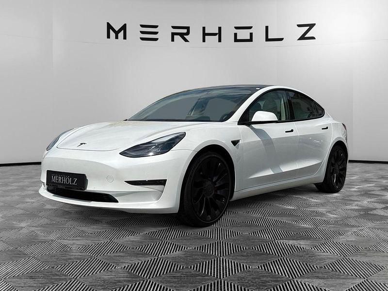Weiß Gebraucht 2021 Tesla Model 3 Performance Limousine | 29.990 € (Fairer Preis) - Bild 1/4